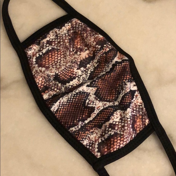 Restocked! 2 for 30! Snake skin print mask - Picture 3 of 9